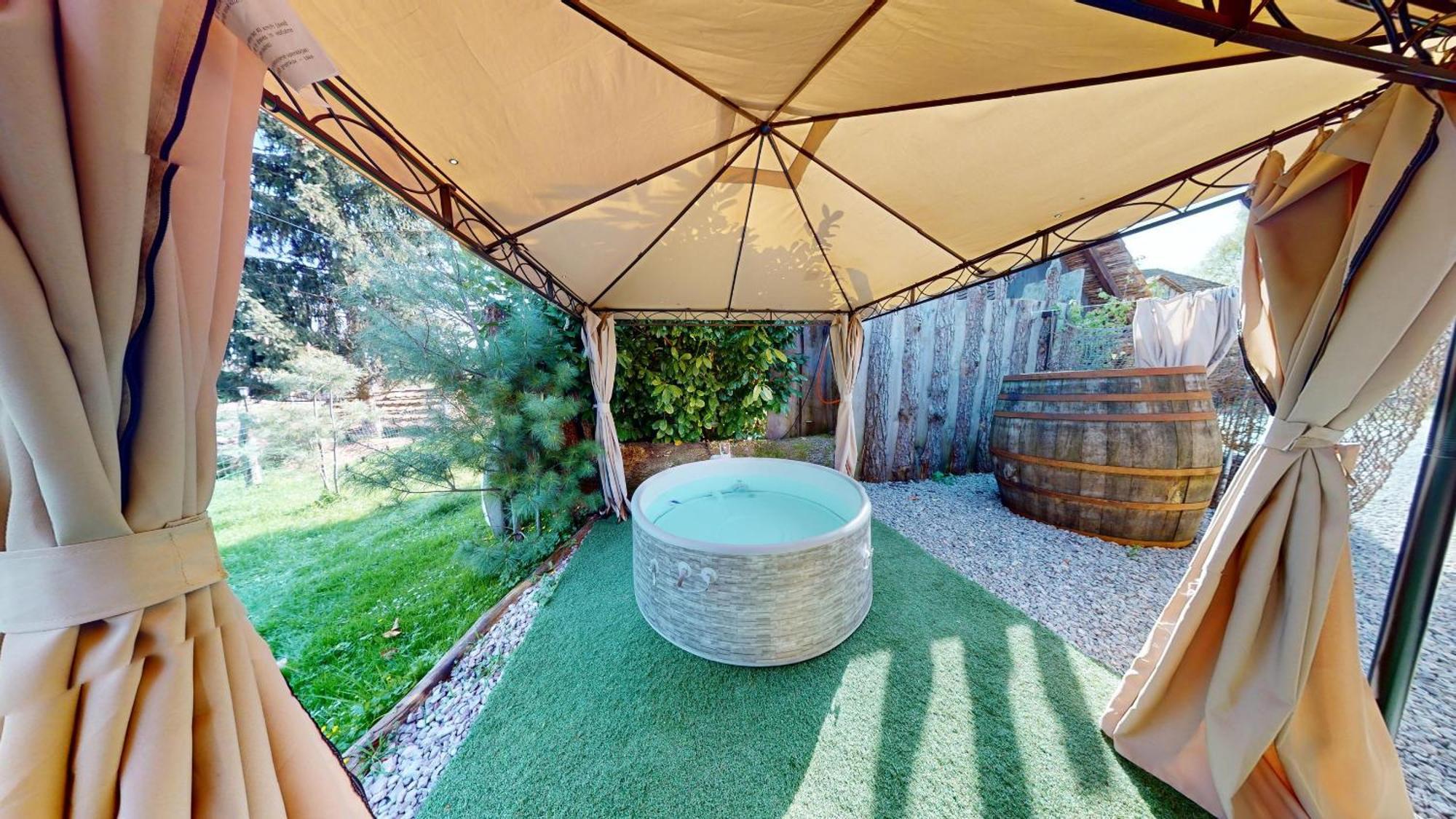 Resort Hisa Ida - Apartments With Hot Tub And Sauna 이반치나고리차 객실 사진