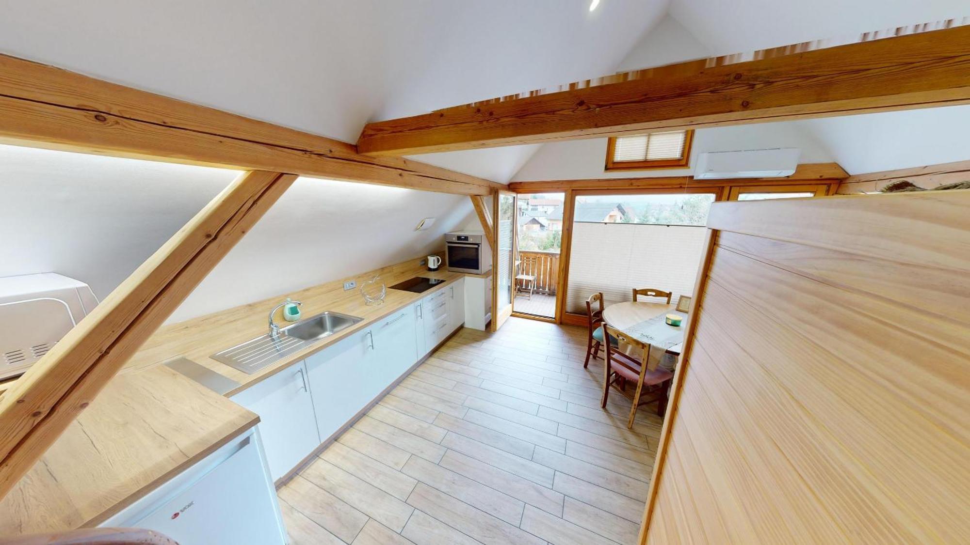 Resort Hisa Ida - Apartments With Hot Tub And Sauna 이반치나고리차 객실 사진
