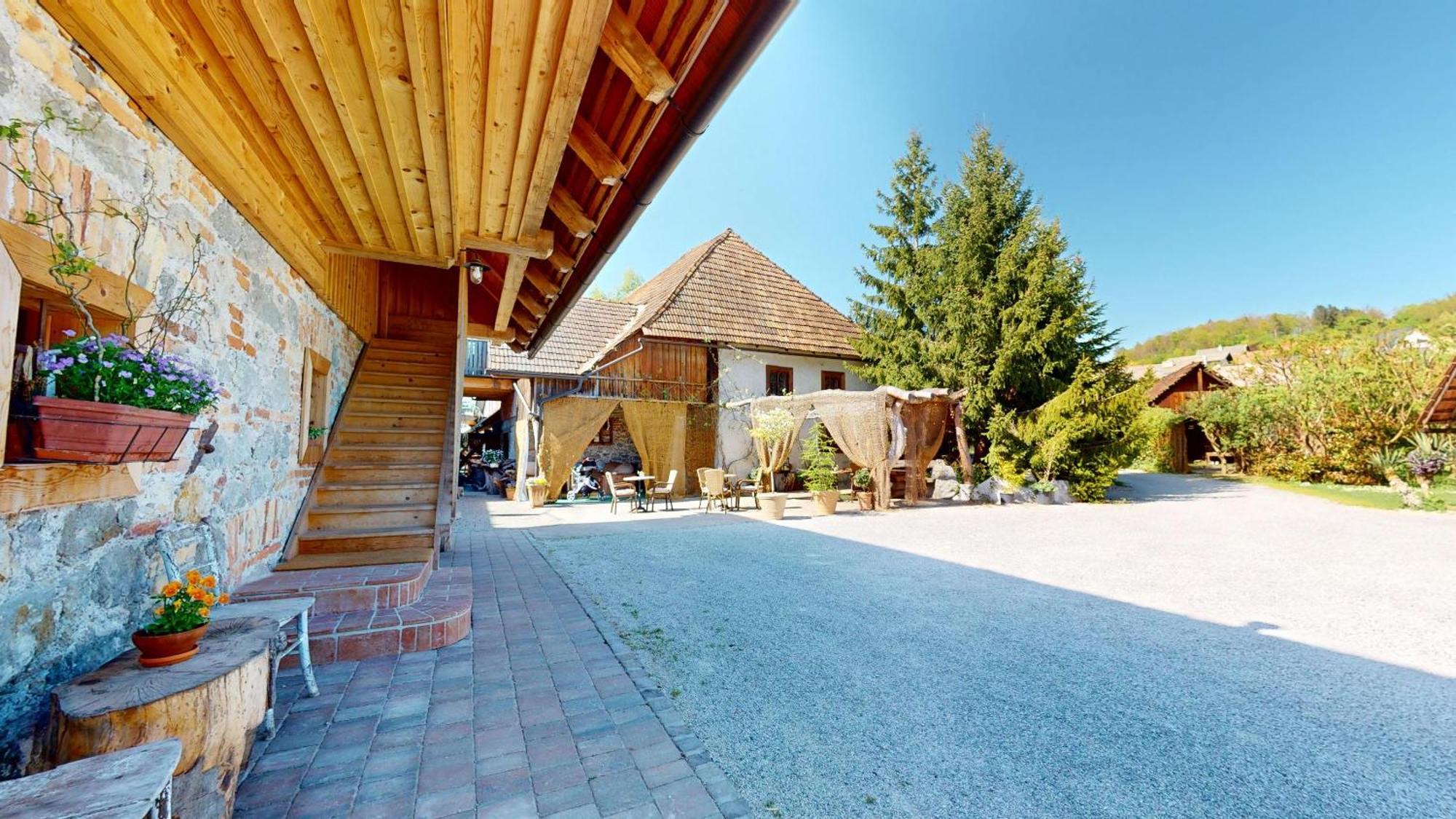 Resort Hisa Ida - Apartments With Hot Tub And Sauna 이반치나고리차 객실 사진